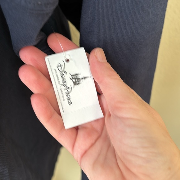 🚫 SOLD Disney Parks NWT Spirit Jersey Navy Blue/White M - Picture 4 of 9